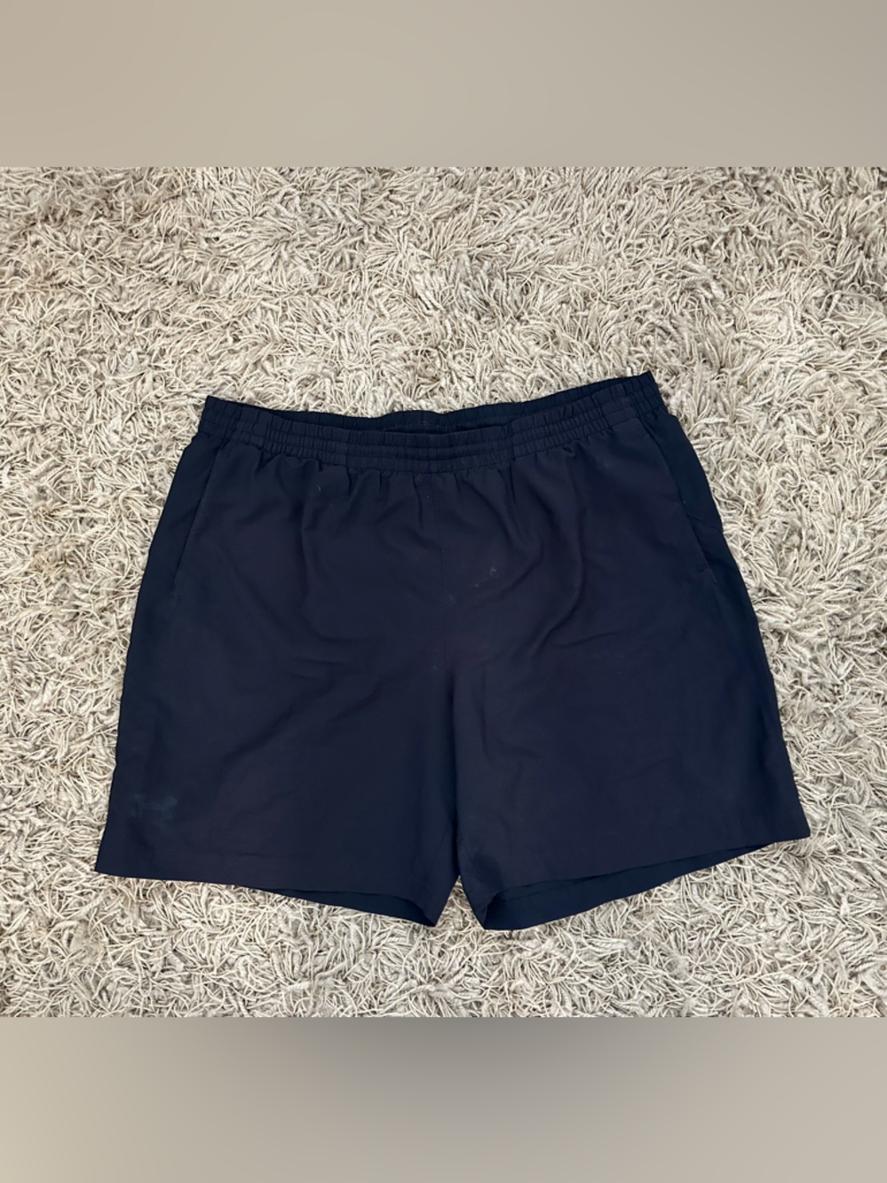 Under Armour Black Fitted HeatGear Training Shorts - Size XL